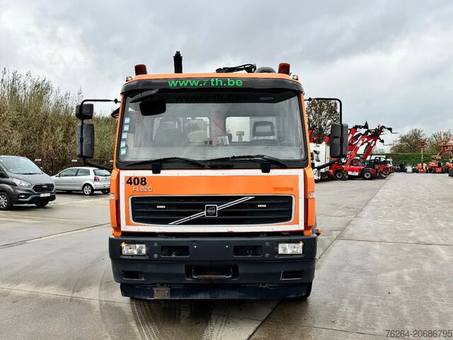 Vehicul de aspirație Volvo FL220 + JUROP VJC 6/3 KOLKENZUIGER