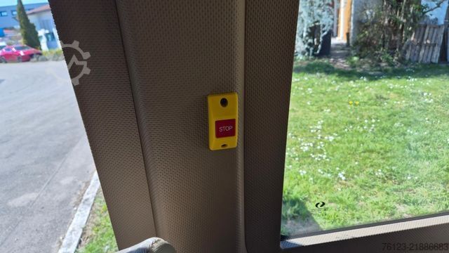 Minibusz MERCEDES-BENZ Sprinter 516 Heckniederflur City Schlafsessel