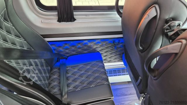 Miniautocarro MERCEDES-BENZ 519  Allrad 4 x 4 Lagerfahrzeug Stock 20 Sitzer