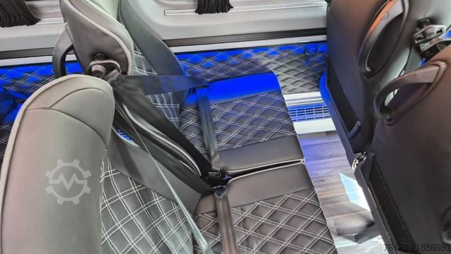 Miniautocarro MERCEDES-BENZ 519  Allrad 4 x 4 Lagerfahrzeug Stock 20 Sitzer