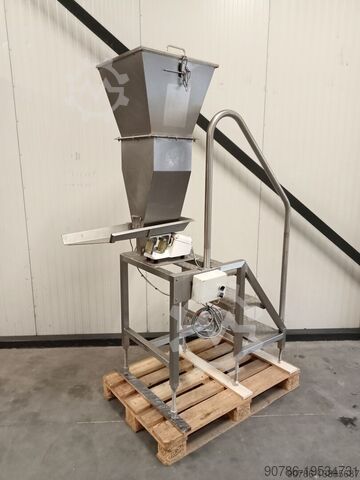 Transportor dozator cu trei jgheaburi RVS