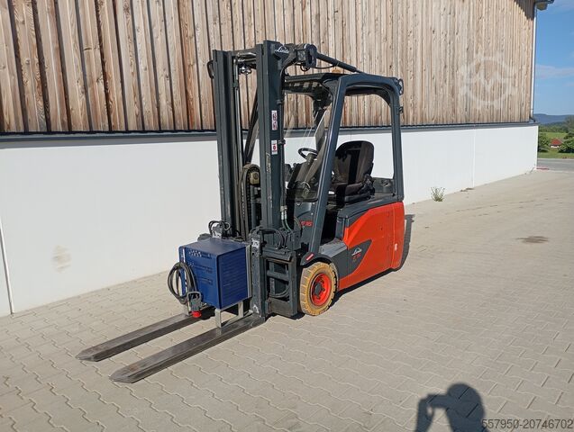 Vorkheftruck Linde E 16 Triplex Zinkenverstellgerät