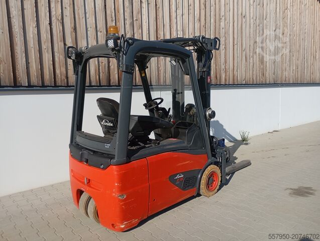 Vorkheftruck Linde E 16 Triplex Zinkenverstellgerät