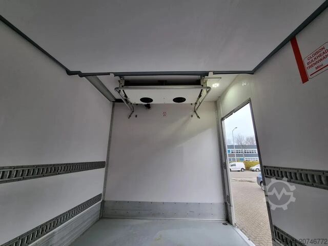 Gekoeld/bevroren transport DAF LF 220 Kuhlkoffer/Carrier Supra 850MT / LBW/ EU...