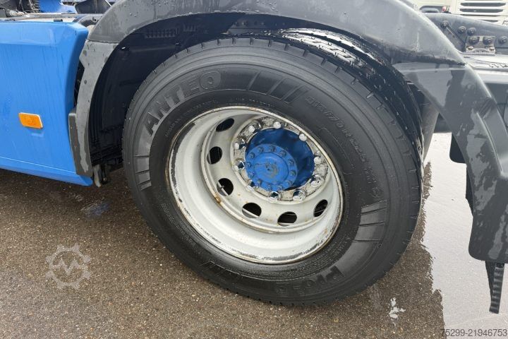 Standaard trekker Renault T460 4x2 SZM / Swiss-Vehicle