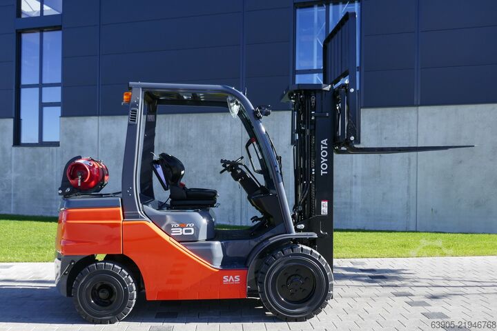 Gaffeltruck för gas Toyota 02-8FGF30