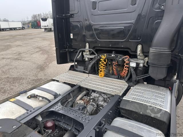 Standardni tegljač Actros 1845 LS