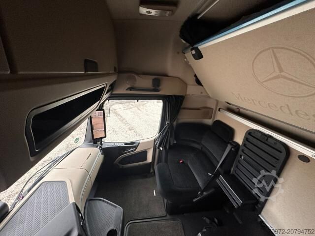 Standardni tegljač Actros 1845 LS