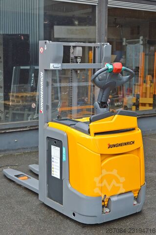 Hochhubwagen Jungheinrich ERC 212