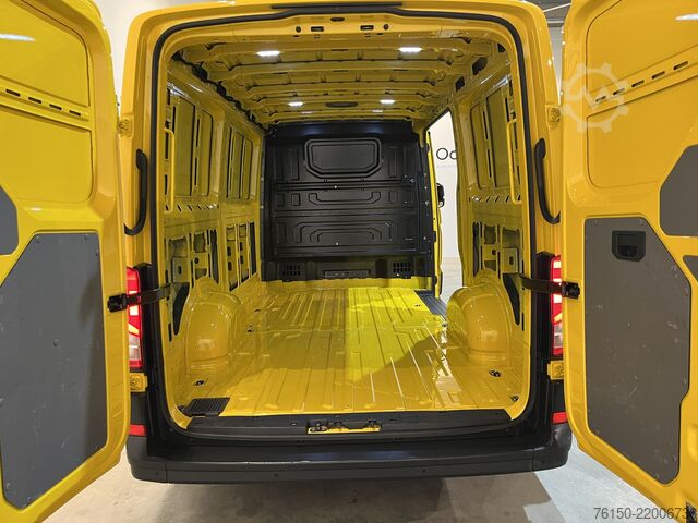 Dobozos furgon Volkswagen Crafter 35 2.0 TDI L3H2 140 PK / Euro 6 / 3.000...