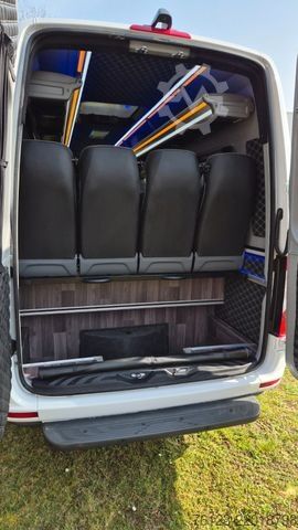 Minibüs MERCEDES-BENZ 519  Allrad 4 x 4 Lagerfahrzeug Stock 20 Sitzer