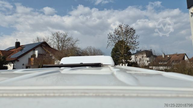Minibüs MERCEDES-BENZ 519  Allrad 4 x 4 Lagerfahrzeug Stock 20 Sitzer