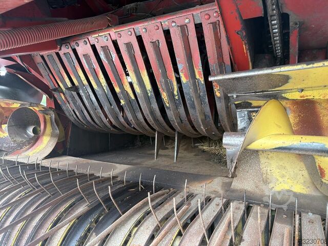 New Holland D2000 New Holland D2000