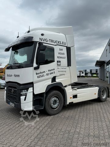 Veszélyes anyagokat szállító teherautó RENAULT T 480