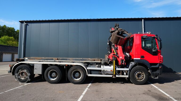 Darus teherautó Iveco Trakker 410 8x4 Cable system with Crane