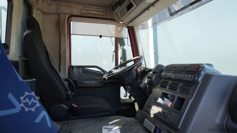 Darus teherautó Iveco Trakker 410 8x4 Cable system with Crane