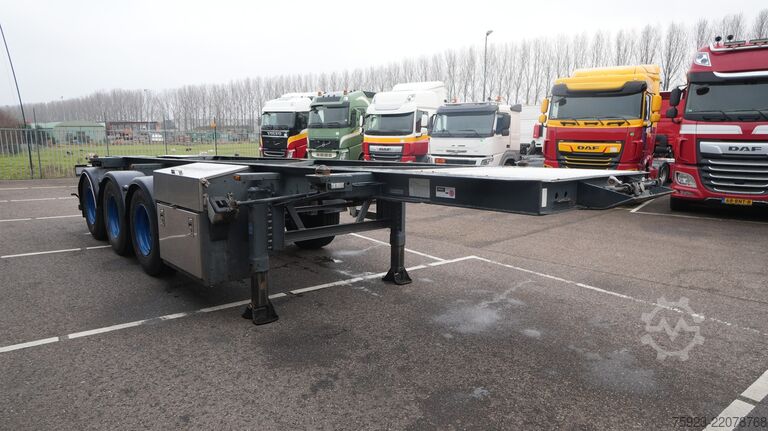 Transport af containere Van Hool 20 ft tank container transport trailer