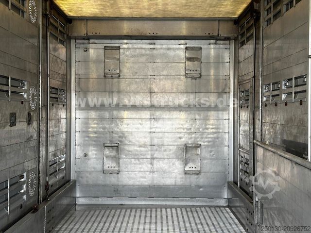 Nákladní vůz pro přepravu dobytka DAF CF 320 4x2 EU6c FINKL 2.Stock Viehtransporter