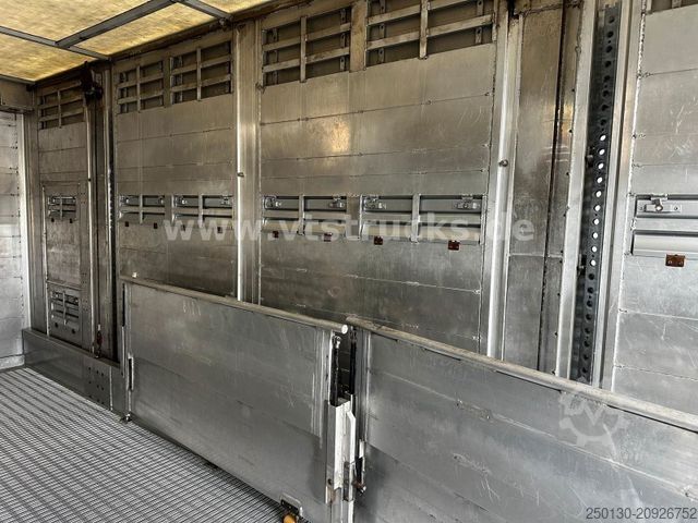 Nákladní vůz pro přepravu dobytka DAF CF 320 4x2 EU6c FINKL 2.Stock Viehtransporter