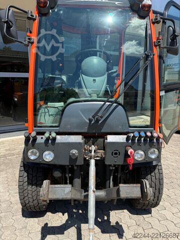 Kommunális jármű / eszközhordozó Holder C270