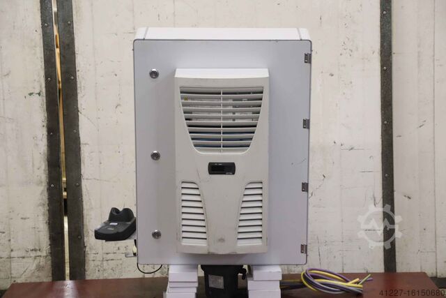 Bedienpult mit Industriemonitor Grenzebach FK170SBRGD001 SK 3302100