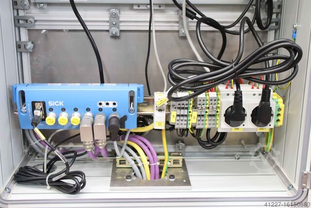 Bedienpult mit Industriemonitor Grenzebach FK170SBRGD001 SK 3302100