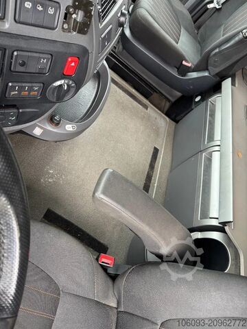 Standaard-SZM DAF XF 450 Spacecab