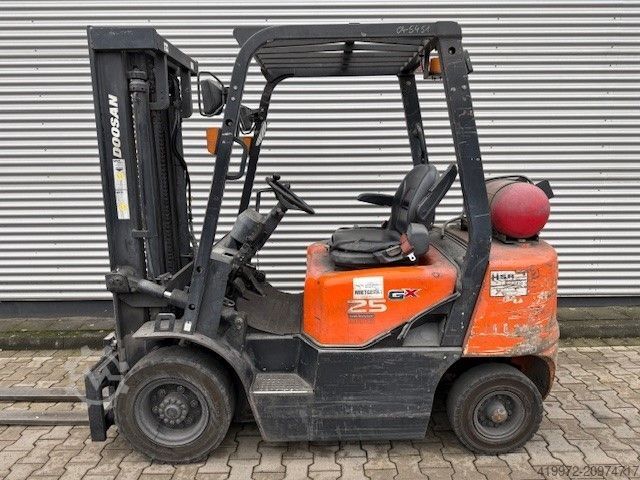 LPG targoncák Doosan G25X