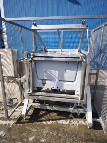 Mengmachine voor grote containers Mixing machine for big containers NN