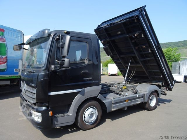 Driezijdige kipper bestelwagen MERCEDES-BENZ 818 Atego*2x AHK*3 Sitze*Diff*Anhänger-Hydraulik