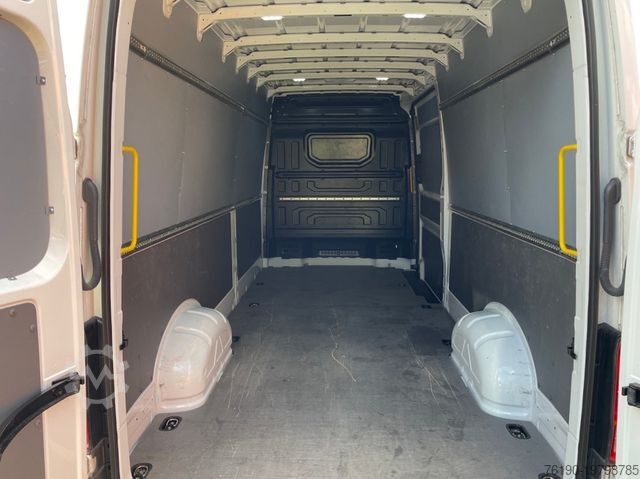 Dodávka s vysokou střechou VOLKSWAGEN Crafter 35 Kasten TDI LR *Hochdach*AHK*RüKam