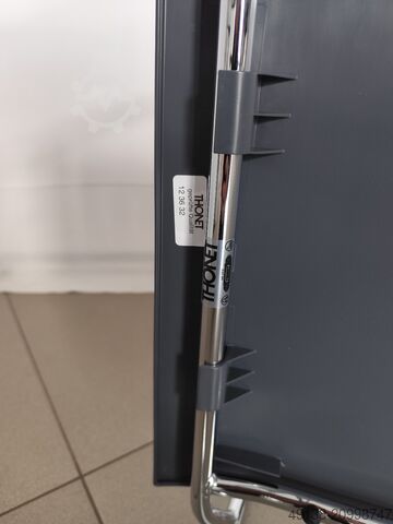 Kancelářské židle, objektové a konferenční židle THONET S 360 F - DELPHIN DESIGN