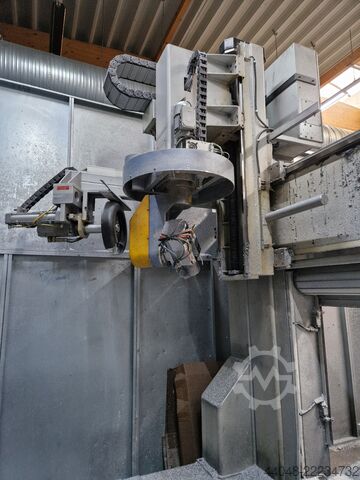 Centro de usinagem CNC MAKA MM 7t