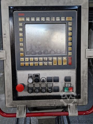 Centro de usinagem CNC MAKA MM 7t