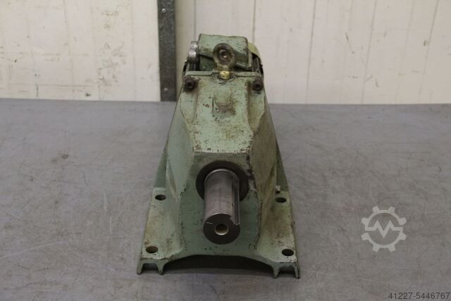 Motorreductor 0,3/0,55 kW 16/31,5 rpm VEM ZG3KMR80K8-4