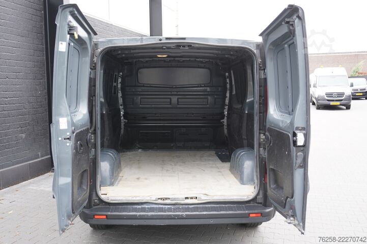 Furgoneta Renault Trafic 2.0 dCi 120PK - EURO 6 - Airco - Navi - ...