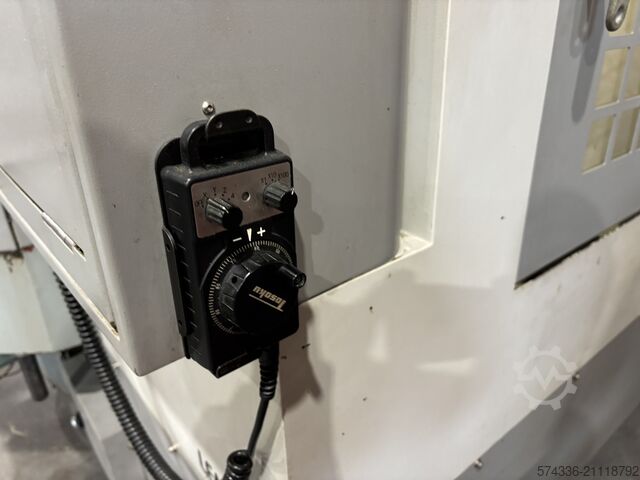 Függőleges megmunkáló központ LEADWELL FMC - 560