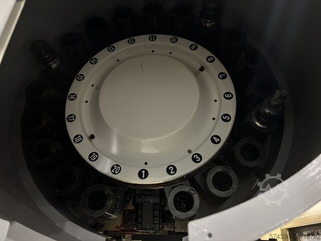 Függőleges megmunkáló központ LEADWELL FMC - 560