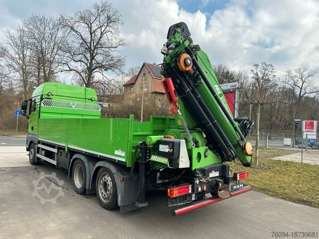 Düz kasa kamyon MAN TGX 26.440 Pritsche Montagekran 25m Seilwinde