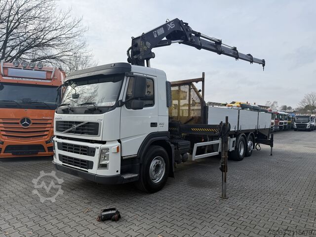 Żuraw samochodowy Volvo FM300 6X2*4 Maschinentransporter Kran Hiab 322