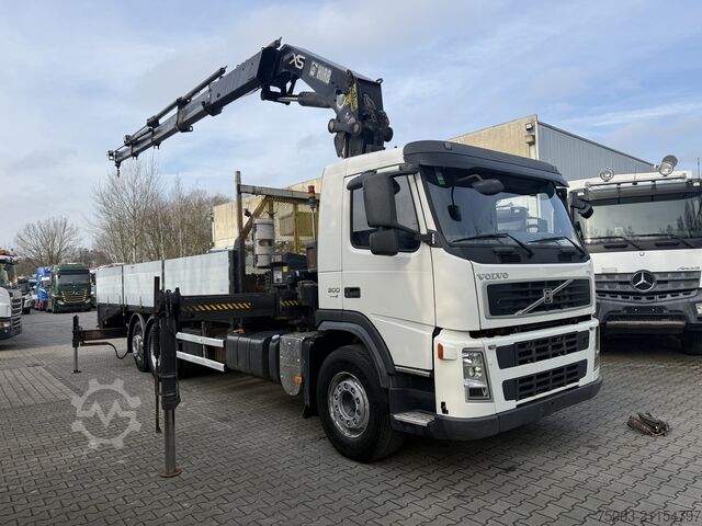 Żuraw samochodowy Volvo FM300 6X2*4 Maschinentransporter Kran Hiab 322