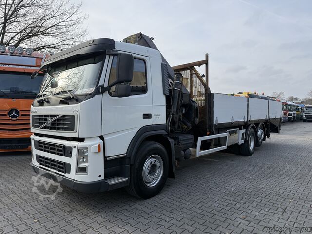 Żuraw samochodowy Volvo FM300 6X2*4 Maschinentransporter Kran Hiab 322