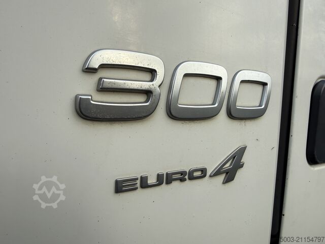 Żuraw samochodowy Volvo FM300 6X2*4 Maschinentransporter Kran Hiab 322