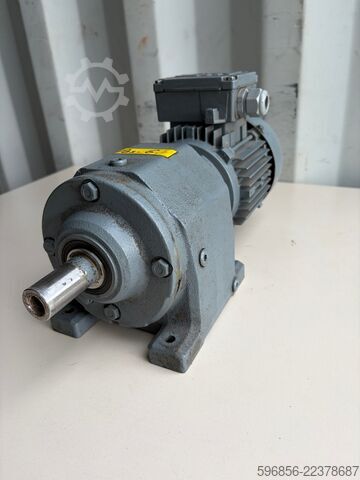  SEW-EURODRIVE R45DT71D4 Motoreduktor 0,37 kW 1380 obr./min SEW-EURODRIVE R45DT71D4 Motoreduktor 0,37 kW 1380 obr./min
