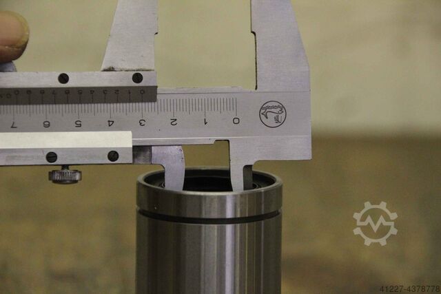 Linear-Kugellager unbekannt Ø 30/47/L68 mm