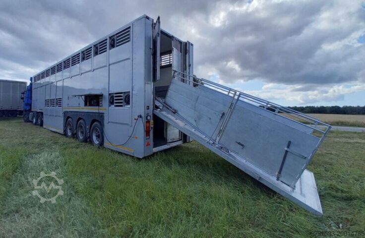 Semi-remorque pour transport de bétail Gray and Adams GADD3 / 1 OWNER / WORKS GREAT / 2 LEVELS