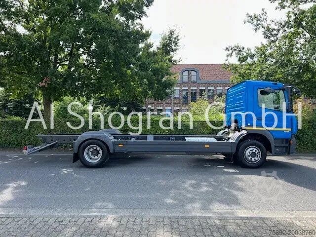Șasiu cu cabină Mercedes-Benz Atego 1318 4x2/Euro 6d/Schaltung/Klima/1218