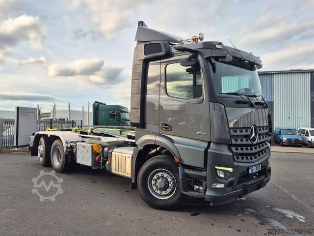 Hakenarmsystem Mercedes-Benz Arocs 2551 L 6x2/4-4 HAD HIAB ULT21S56 AHK