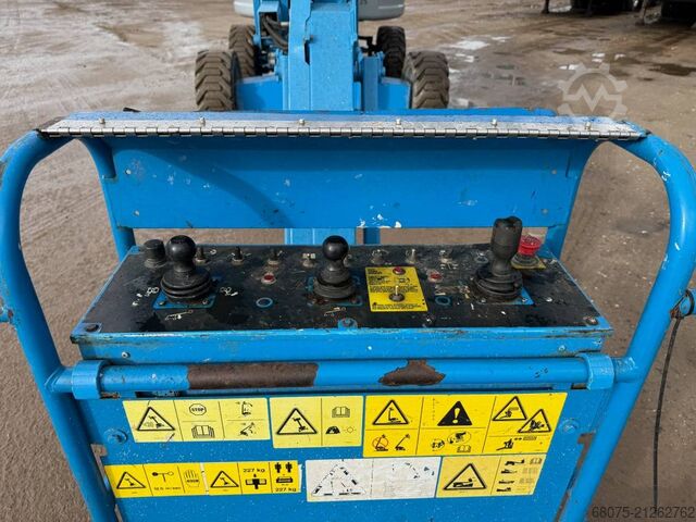 Telescopic boom lift Genie S 65