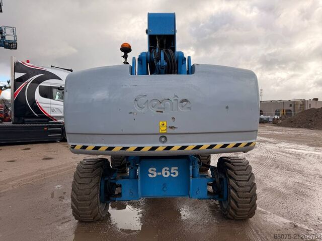 Telescopic boom lift Genie S 65